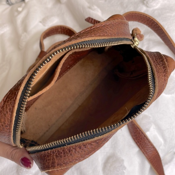 Portland Leather 'Almost Perfect' Mesa Mini Crossbody - Picture 3 of 4